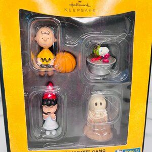 2008 Hallmark Ornament Set -  It's The Great Pumpkin Charlie Brown